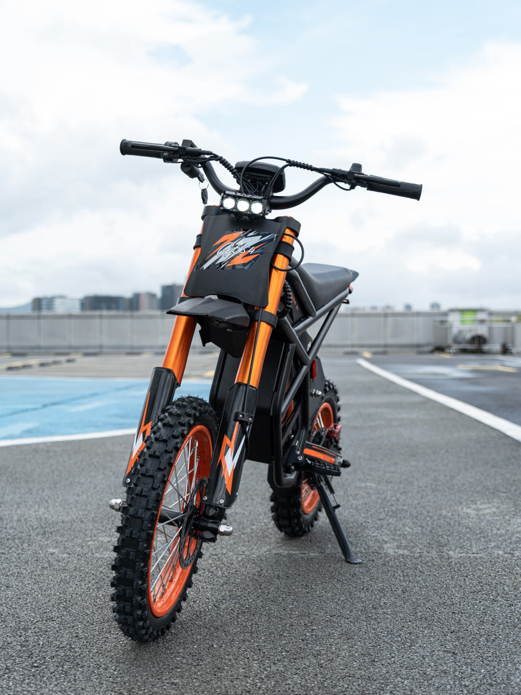 GT54 electric mini motorbike for kids and adults with 2000W powerful motor and off-road tires